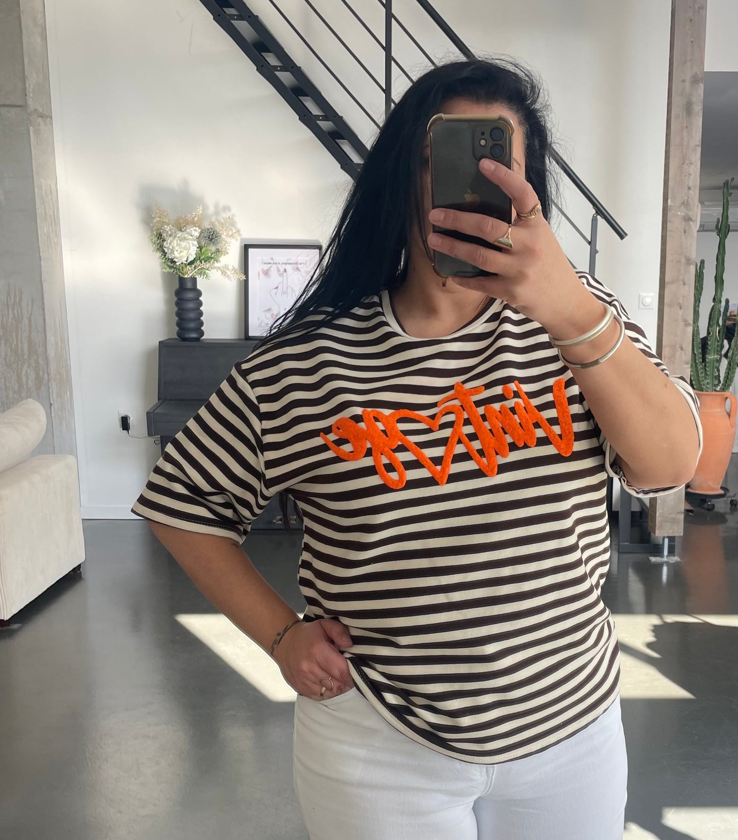 T shirt nely pulpeuse