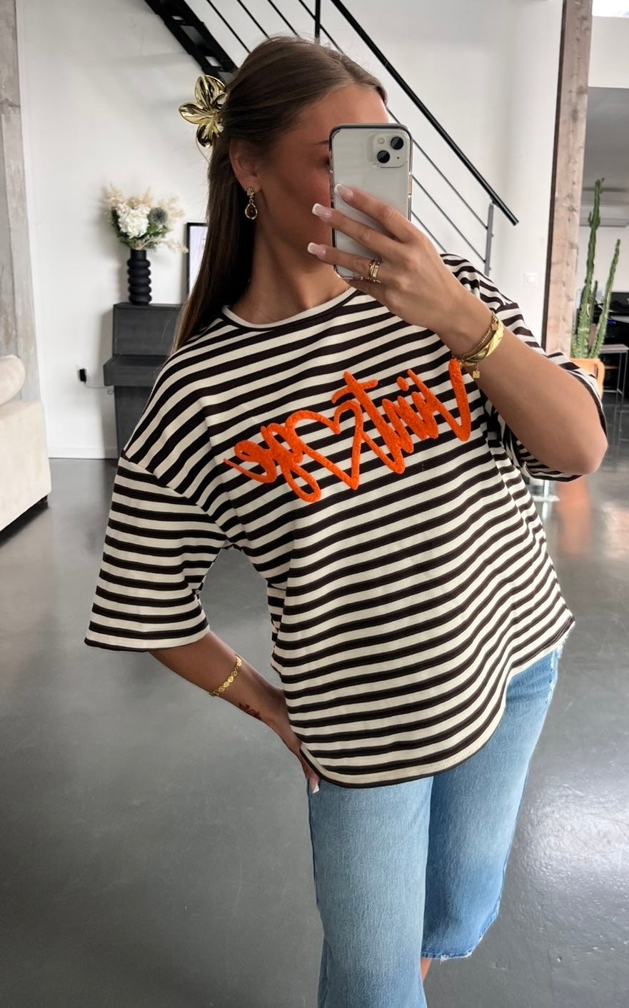 T shirt nely pulpeuse