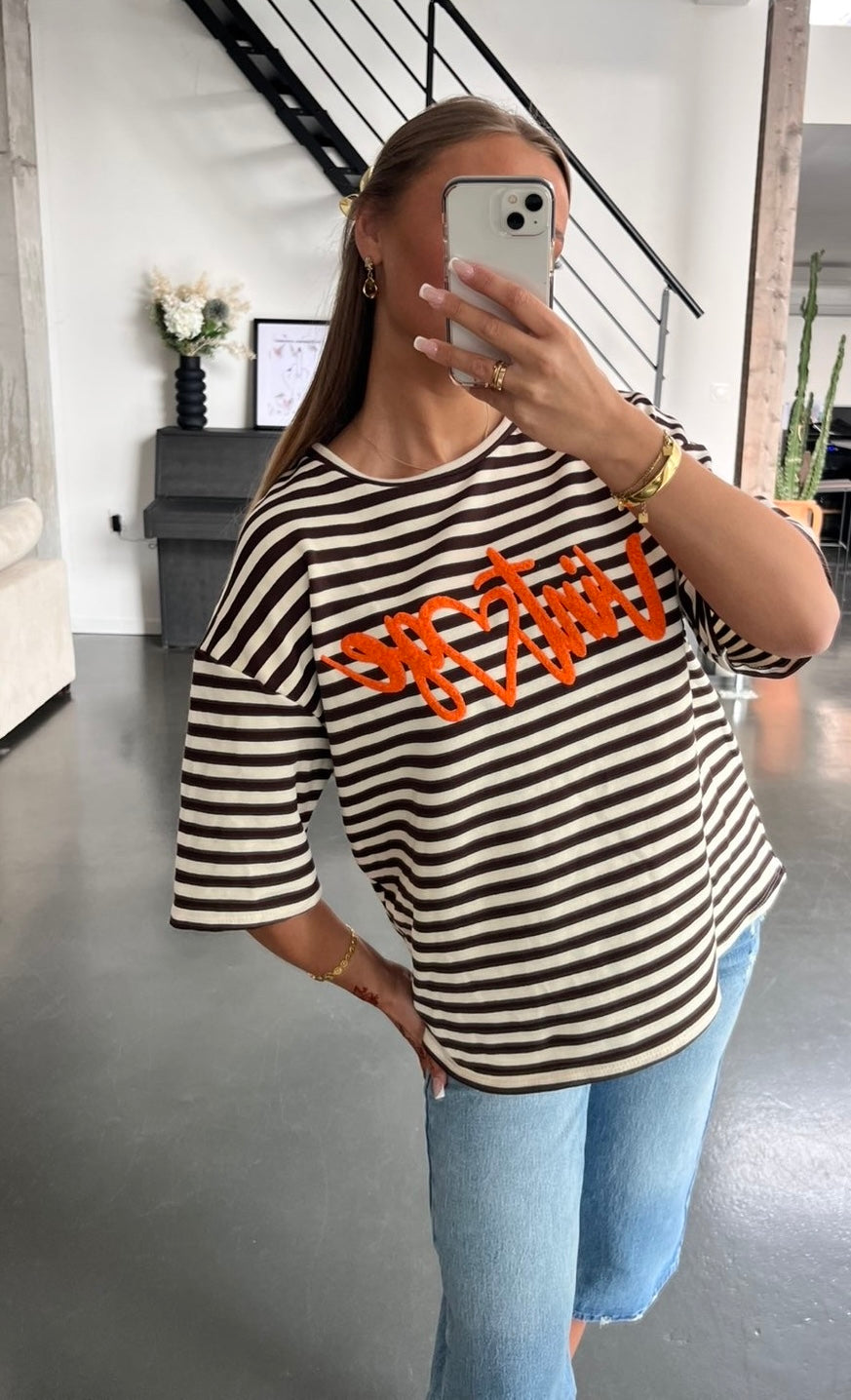 T shirt nely pulpeuse